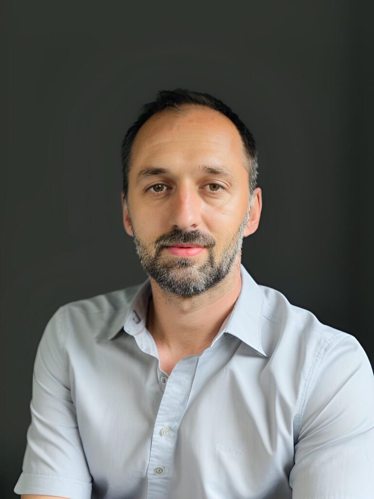 Portrait de Ben Jakupi, fondateur de TechClima, spécialiste chauffage et climatisation en Suisse romande