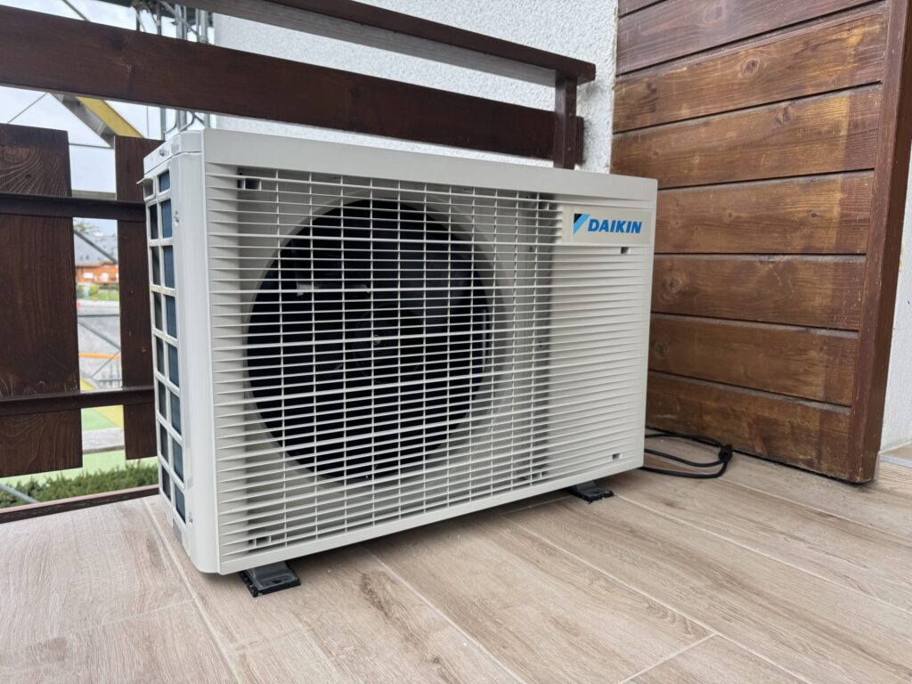 Installation de pompe à chaleur air-air Daikin réalisée par TechClima à Lausanne